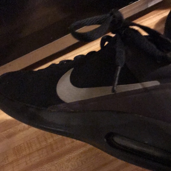 Nike air tennis shoes - Picture 3 of 5